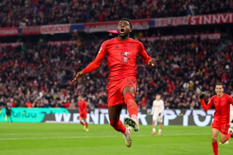 وكيل ديفيز يتهم مدرب كندا في التورط بإصابة نجم بايرن ميونخ